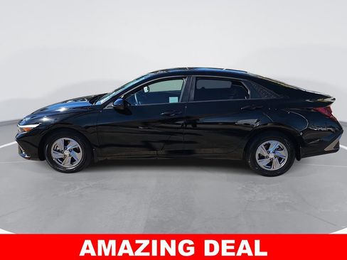 Used 2025 Hyundai Elantra SE image 6