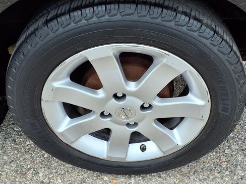 Used 2012 Nissan Sentra 2.0 SR w/ Special Edition Pkg FWD image 9