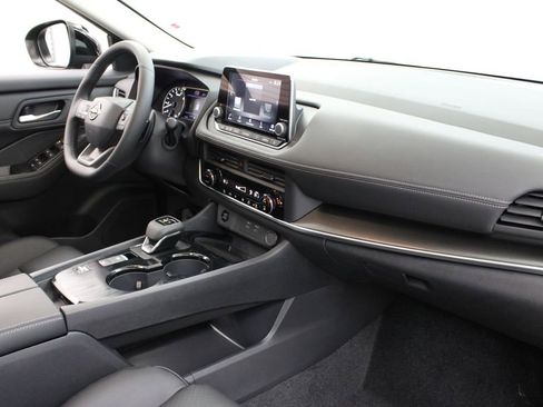 New 2026 Nissan Rogue SV image 24