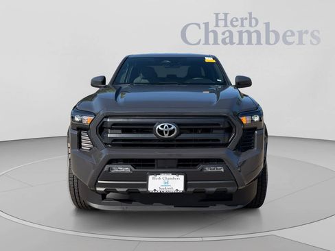 Used 2025 Toyota Tacoma SR5 AWD/4WD image 2