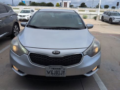 Used 2015 Kia Forte EX w/ UVO Package W/17" Alloys FWD image 2