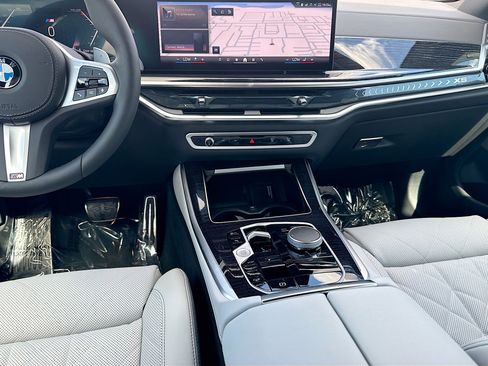 New 2026 BMW X5 xDrive40i w/ M Sport Package AWD/4WD image 19