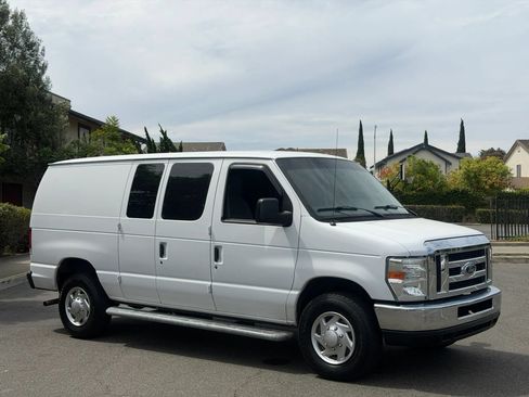 Used 2014 Ford E-250 and Econoline 250 w/ Power Group RWD image 11