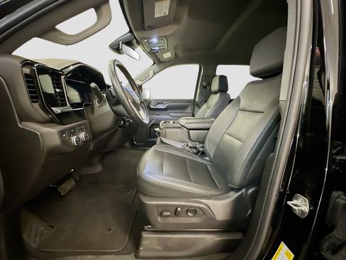 Used 2025 GMC Sierra 1500 SLT image 13