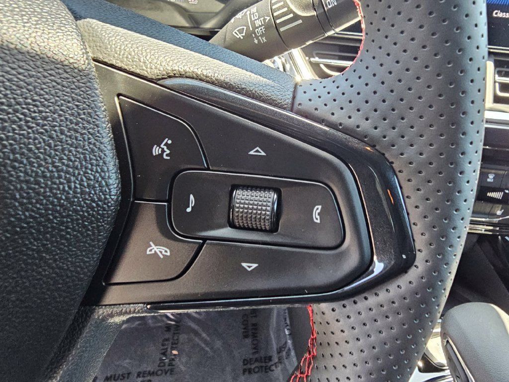 New 2026 Chevrolet Trax RS w/ Sunroof Package FWD image 24
