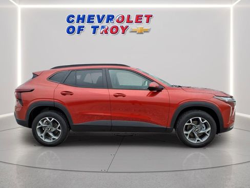 Used 2024 Chevrolet Trax LT w/ Driver Confidence Package FWD image 10