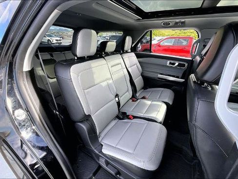 Certified 2021 Ford Explorer XLT w/ Equipment Group 202A RWD image 29