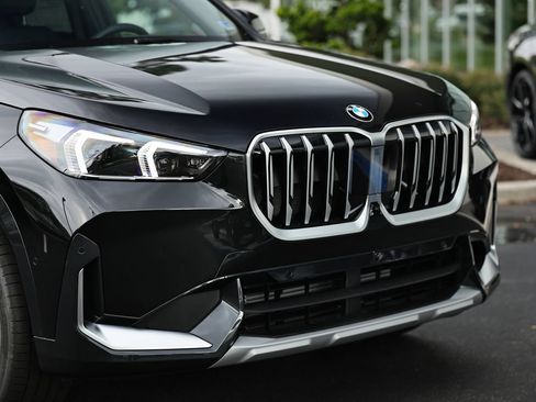 New 2026 BMW X1 xDrive28i w/ Technology Package AWD/4WD image 2