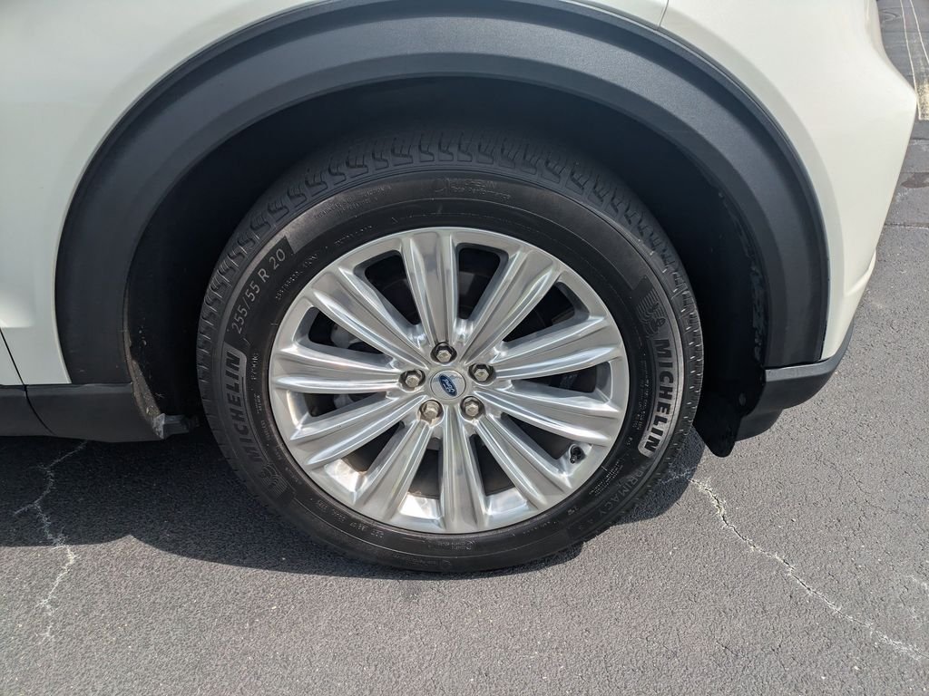 Used 2023 Ford Explorer Limited w/ Limited Technology Package RWD image 11