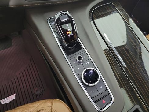 Certified 2024 Cadillac Escalade Sport w/ LPO, ONYX Package image 28