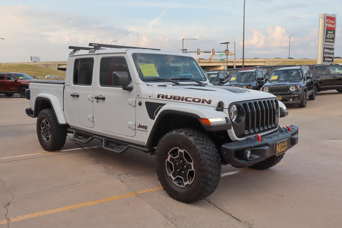 Used 2023 Jeep Gladiator Rubicon AWD/4WD image 4