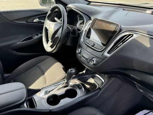 Used 2017 Chevrolet Malibu LT w/ Driver Confidence Package image 16