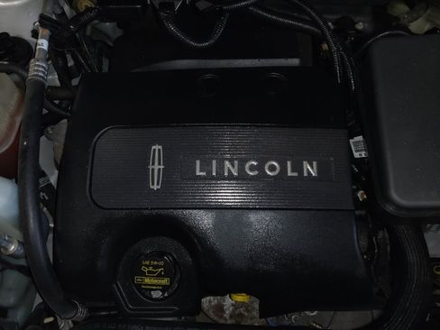 Used 2013 Lincoln MKX image 30