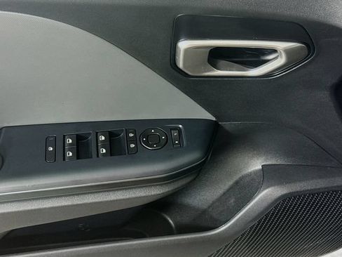 Used 2025 Kia K4 FWD image 17