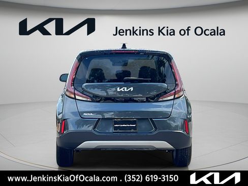 Certified 2025 Kia Soul LX w/ LX Technology Package FWD image 4