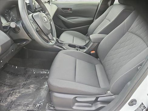 Used 2025 Toyota Corolla LE FWD image 14