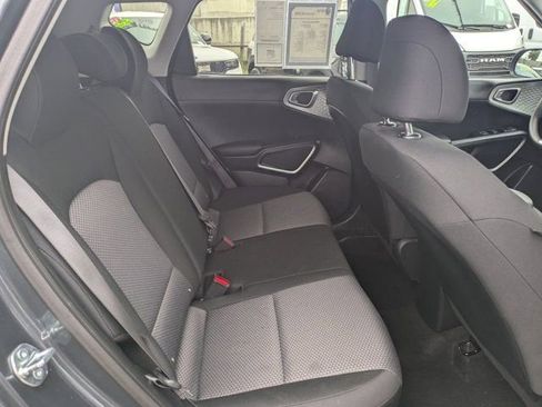 Used 2025 Kia Soul LX w/ LX Technology Package image 7