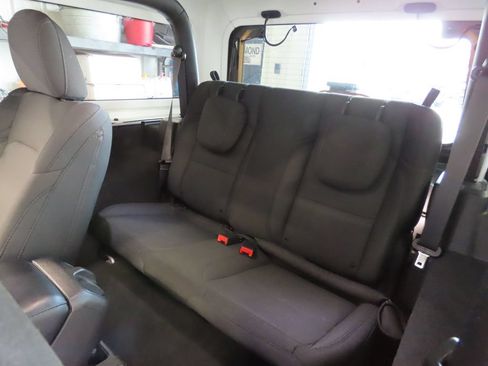 Used 2022 Jeep Wrangler Sport AWD/4WD image 22