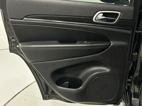 Used 2020 Jeep Grand Cherokee Limited image 30