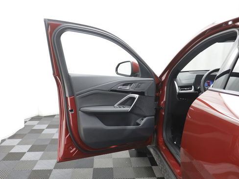 Certified 2025 BMW X2 xDrive28i AWD/4WD image 4