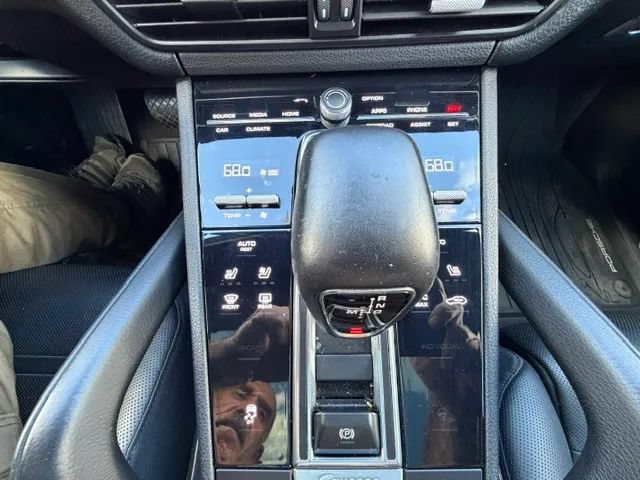 Used 2020 Porsche Cayenne AWD/4WD image 26