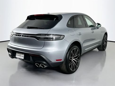 Certified 2025 Porsche Macan image 9
