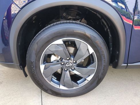 Used 2025 Nissan Rogue SV image 29