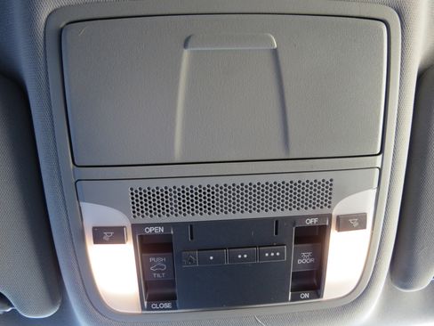 Used 2018 Acura MDX FWD image 22