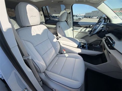 New 2026 Buick Enclave Avenir w/ Super Cruise Package image 22