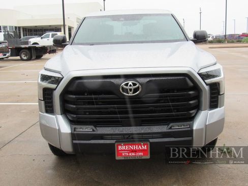 Used 2025 Toyota Tundra SR5 AWD/4WD image 9