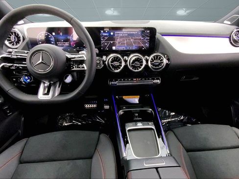 New 2024 Mercedes-Benz GLA 35 AMG 4MATIC image 7