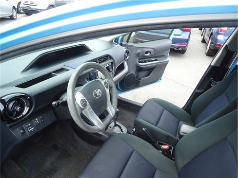 Used 2016 Toyota Prius C Three image 17