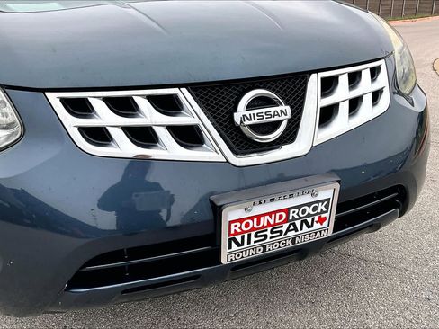 Used 2013 Nissan Rogue SV w/ Premium Pkg image 28