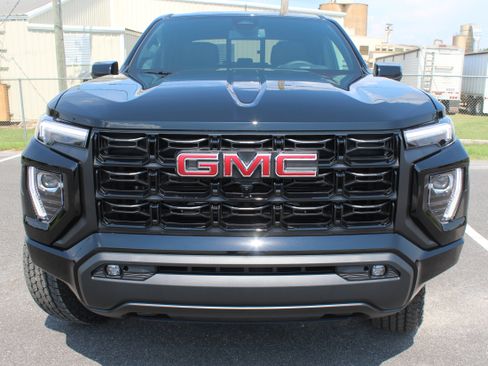 New 2025 GMC Canyon Elevation w/ Convenience Package image 13