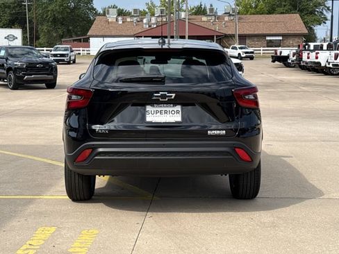New 2026 Chevrolet Trax LS w/ LS Convenience Package FWD image 4