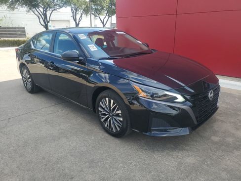 Used 2026 Nissan Altima 2.5 SV AWD/4WD image 9