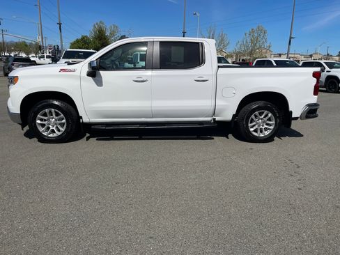 Used 2024 Chevrolet Silverado 1500 LT w/ Z71 Off-Road Package image 8
