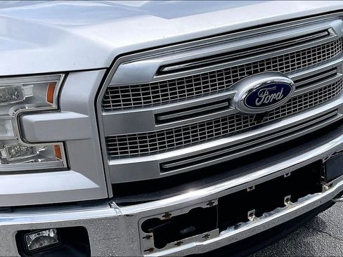 Used 2016 Ford F150 Platinum w/ Equipment Group 701A Luxury AWD/4WD image 27