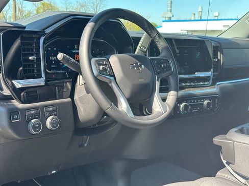 Certified 2026 Chevrolet Silverado 1500 RST AWD/4WD image 21