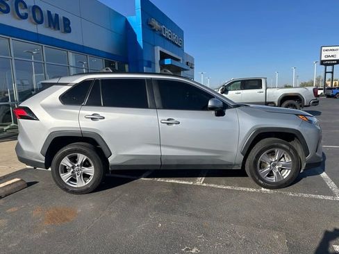 Used 2022 Toyota RAV4 XLE image 7