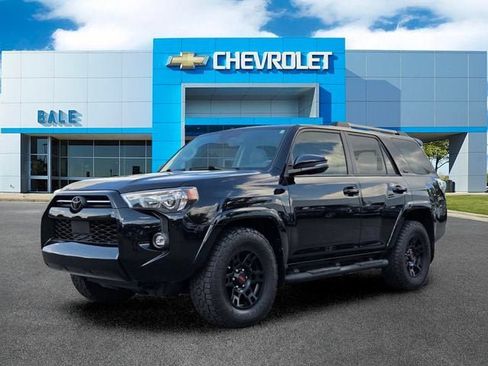 Used 2022 Toyota 4Runner SR5 Premium w/ Moonroof Package RWD image 7