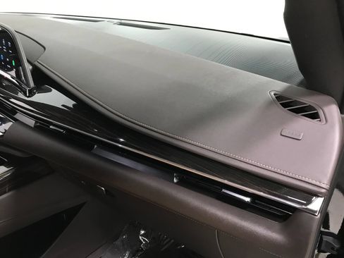 Used 2022 Cadillac Escalade Sport w/ Touring Package AWD/4WD image 12