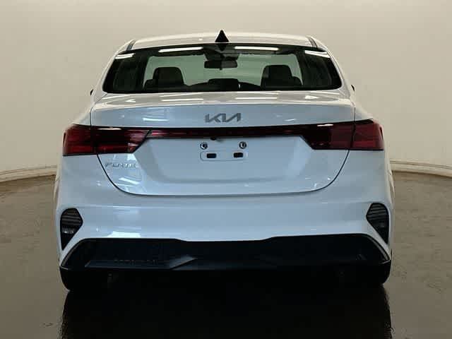 Used 2023 Kia Forte LXS FWD image 4