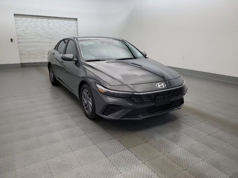 Used 2024 Hyundai Elantra SEL FWD image 13