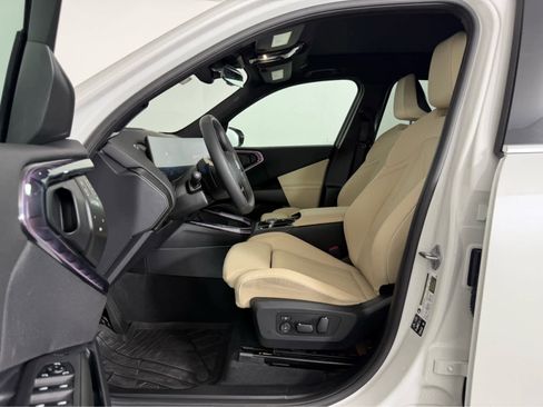 Certified 2025 BMW X3 xDrive30i w/ Convenience Package image 9