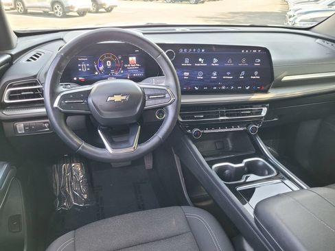 Used 2024 Chevrolet Traverse LT FWD image 20
