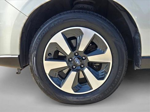 Used 2016 Subaru Forester 2.5i Premium AWD/4WD image 23