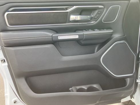 Used 2022 RAM 1500 Laramie AWD/4WD image 16