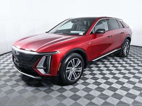 New 2025 Cadillac Lyriq Luxury image 3