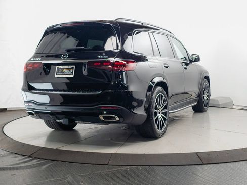Used 2026 Mercedes-Benz GLS 580 4MATIC w/ Night Package image 35